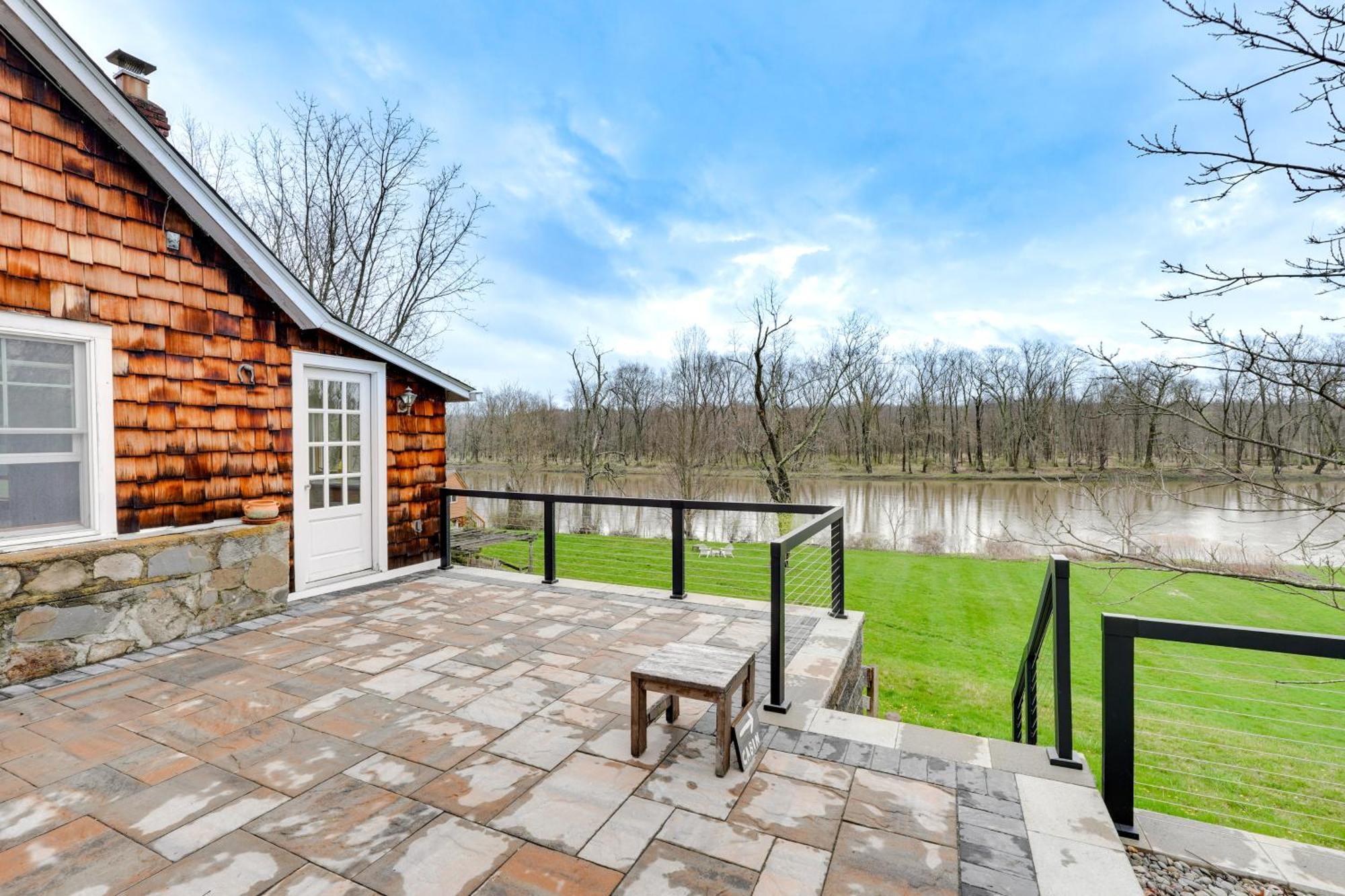 Cozy Upstate Studio With Walkill River Views! Нью-Палц Экстерьер фото